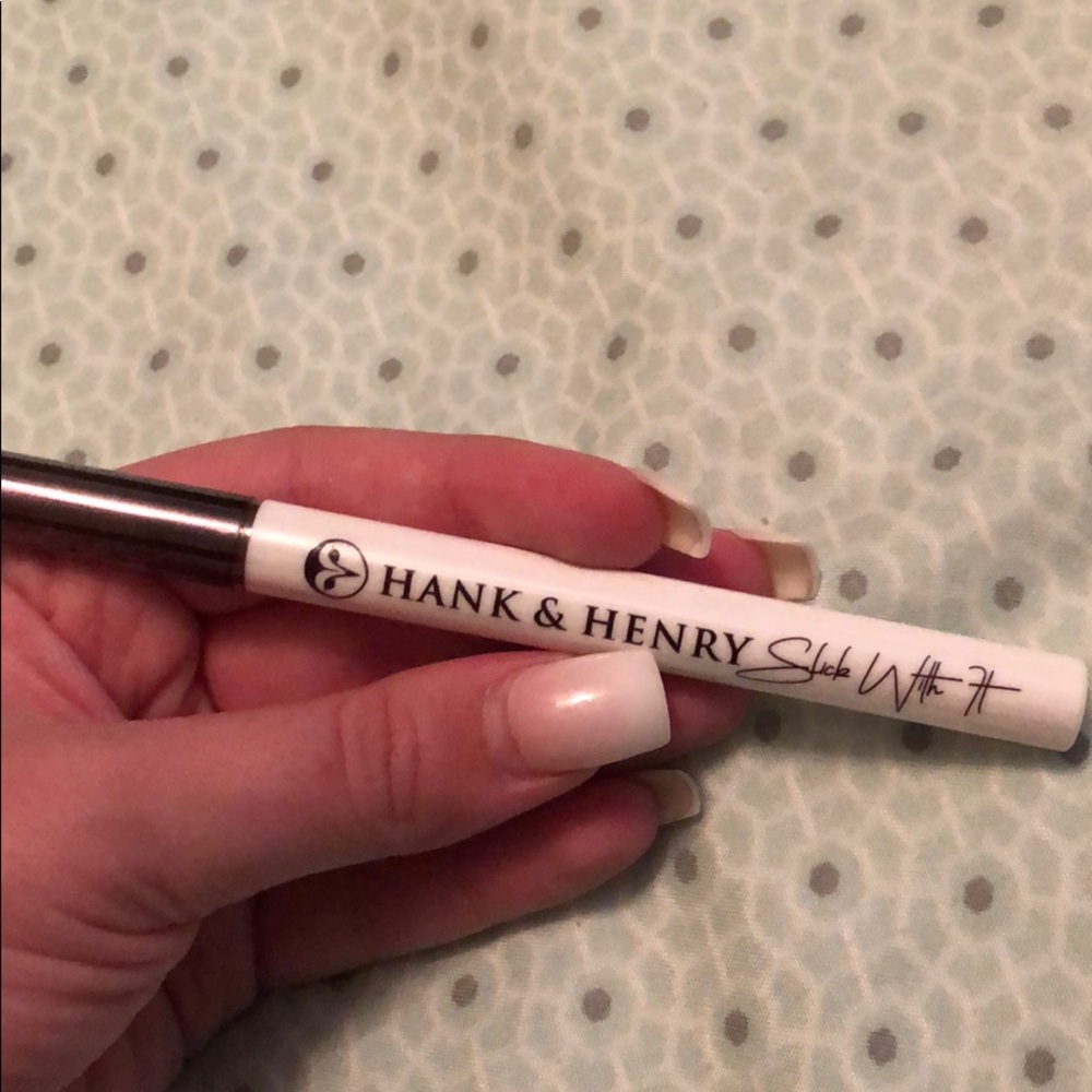 Brand new LIQUID EYELINER. HANK & HENRY